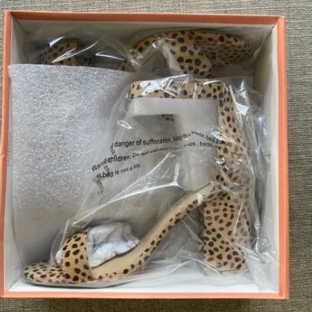 Cheetah velour polka dots chunky heel sandals - Picture 7 of 7